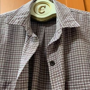 Fantastic hiking shirt And flattering